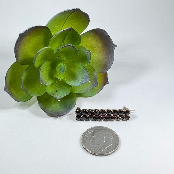 Vintage Garnet Collar Pin, Victorian, Bar Pin - Picture 4 of 10